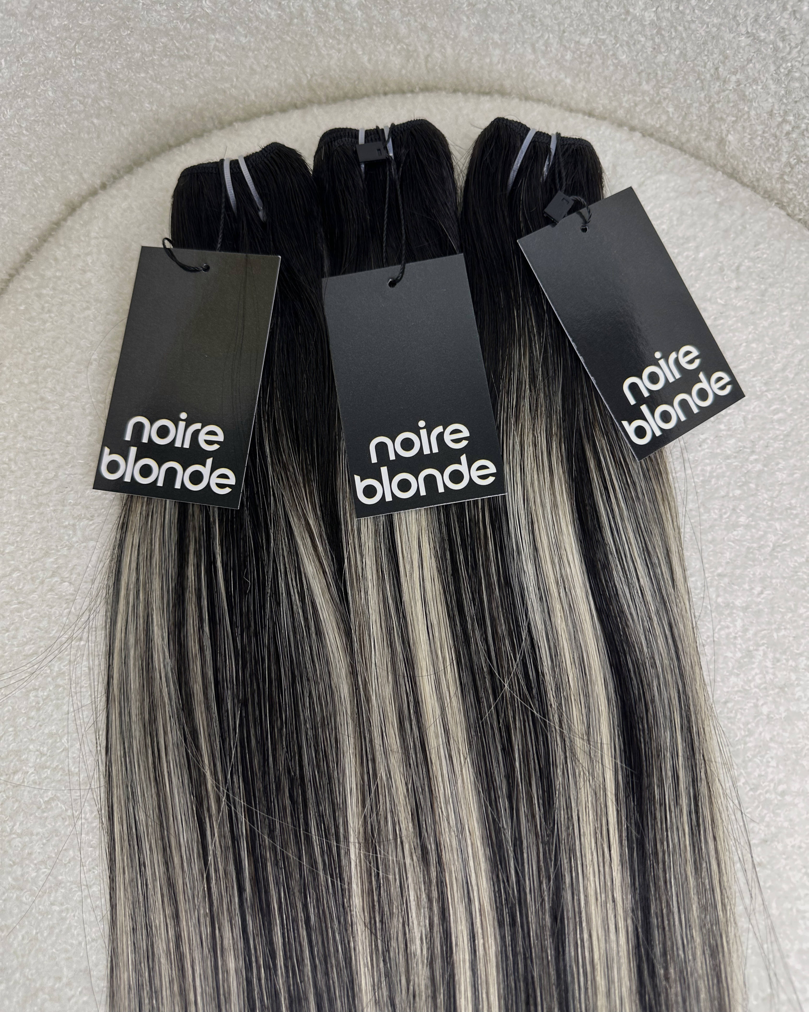 Noire Blonde